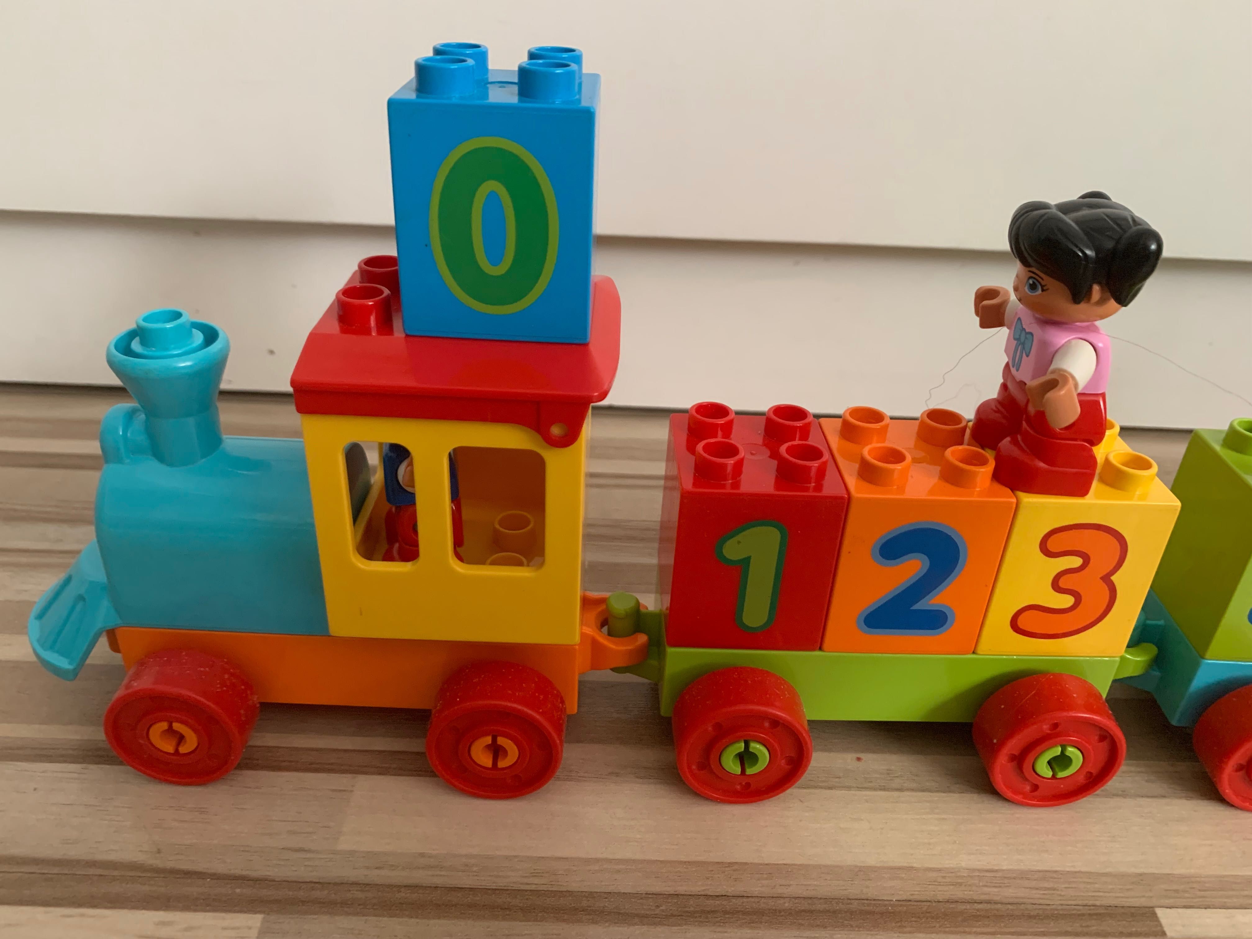 Pociąg z literkami Lego duplo
