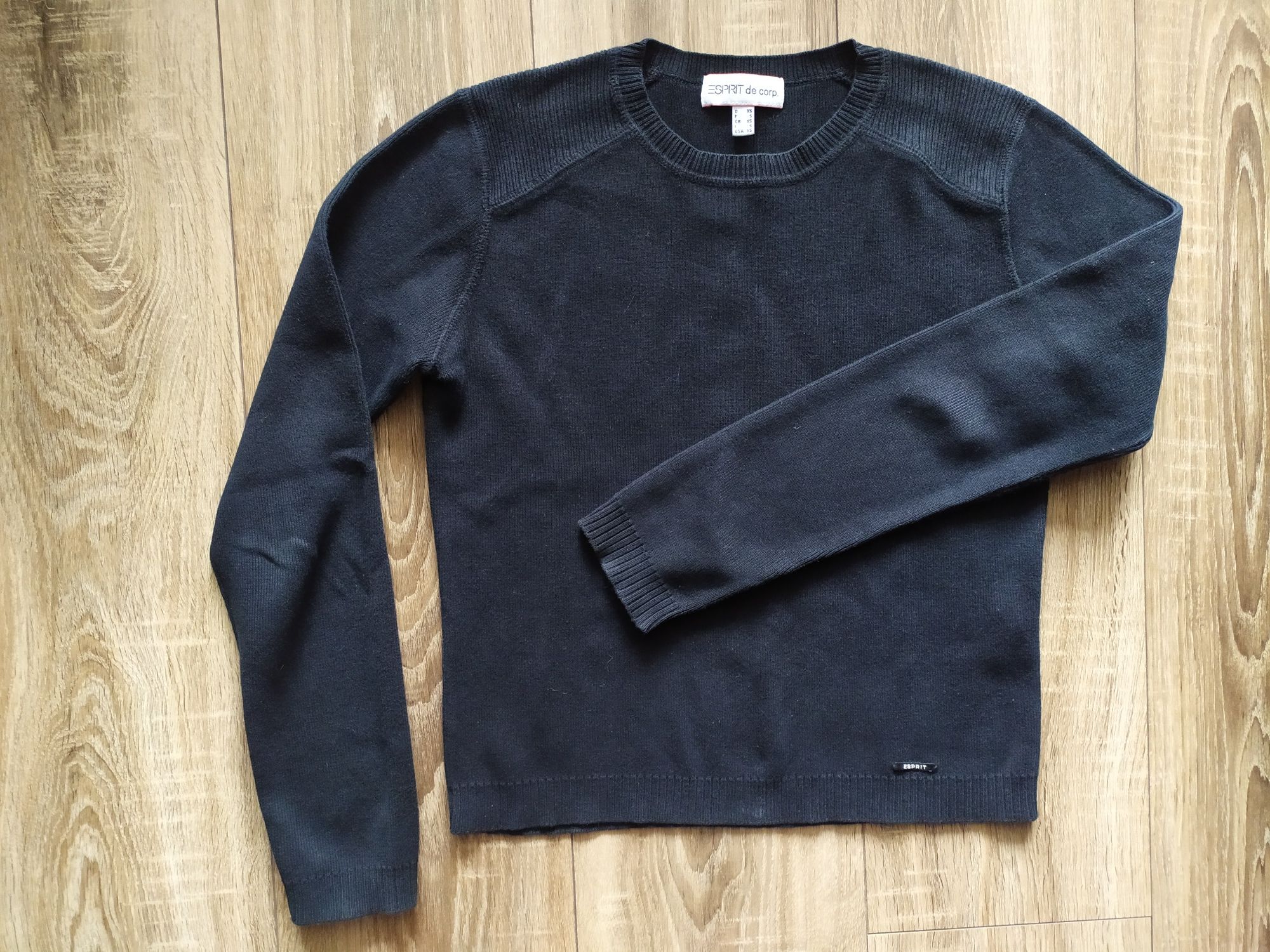 Czarny elegancki sweterek Esprit rozmiar 146
