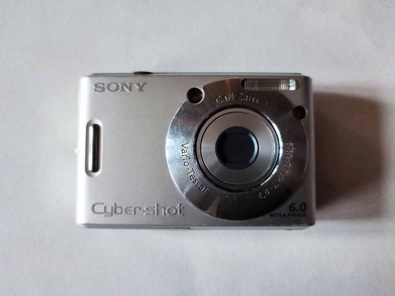 Фотоапарат Sony Cyber-shot DSC-W30 Silver