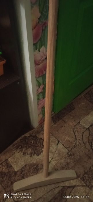 Швабра деревянная