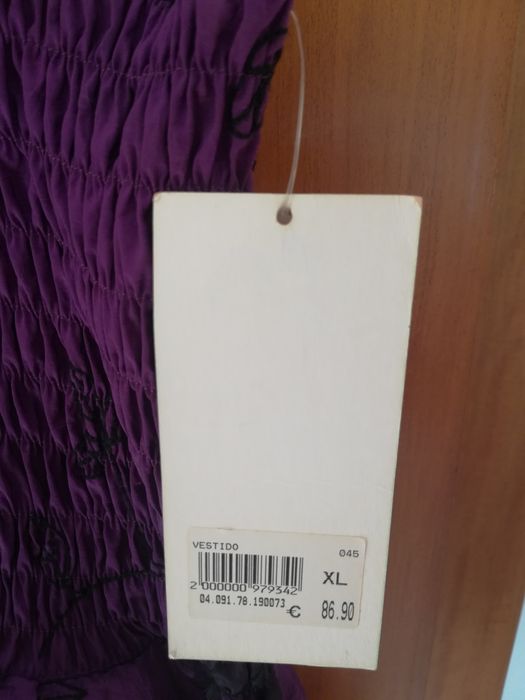 Vestido de cerimónia, novo.