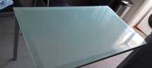 Conjunto mesa e cadeiras