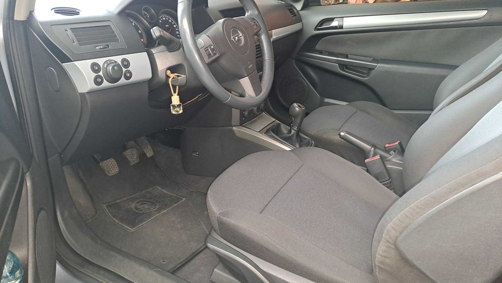 Opel Astra H 1.7 versão GTC