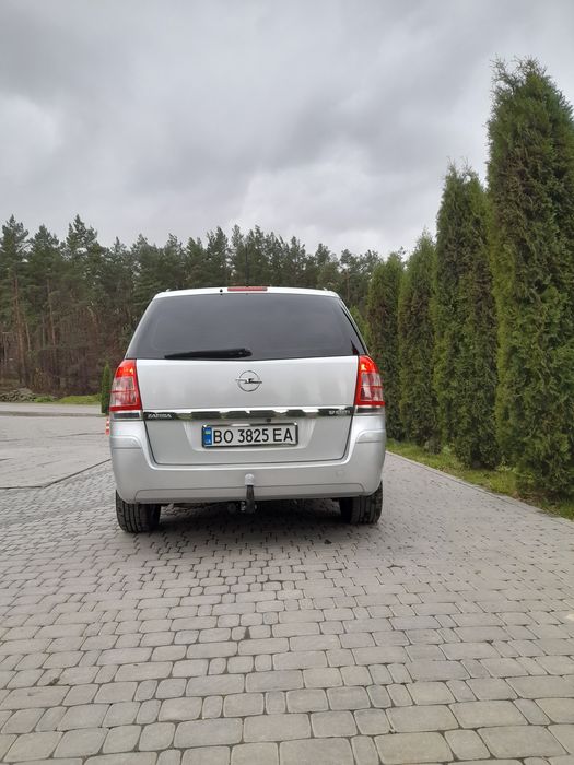 Opel  Zafira b 1.7 2010