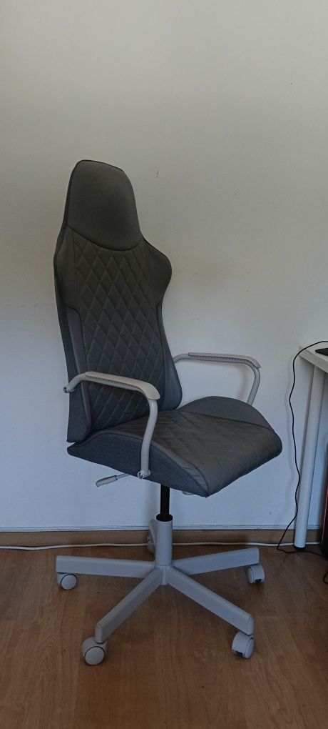 Cadeira gamer pouco usada