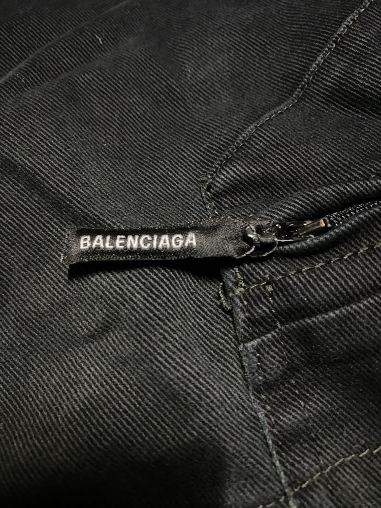 Balenciaga cargo pants in black