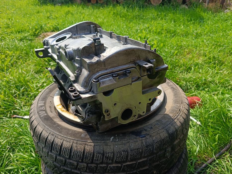 Głowica silnika AEB