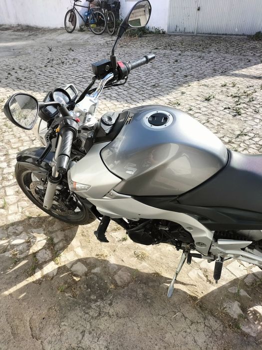 Suzuki GSR 600- Para Venda (troco por jipe)