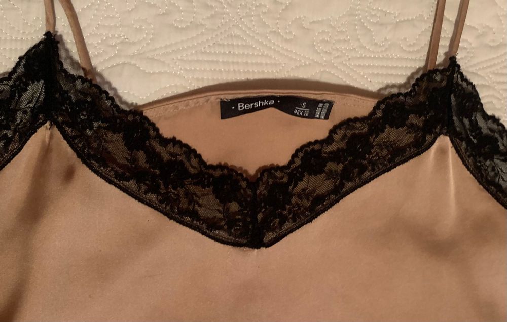 Top Bershka como novo