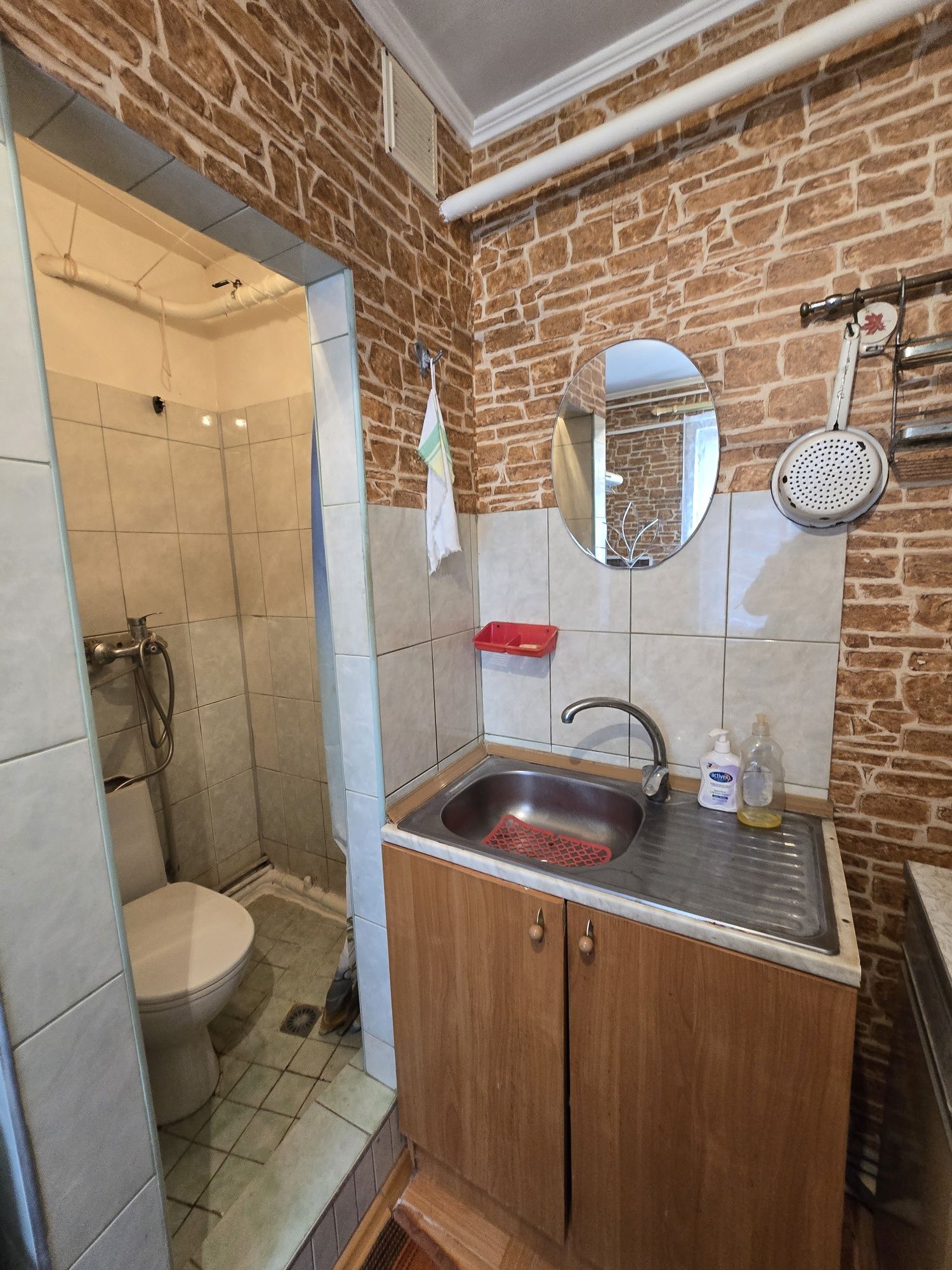 В продаже  двухкомнатная квартира в Центре. Пер. Асташкина.