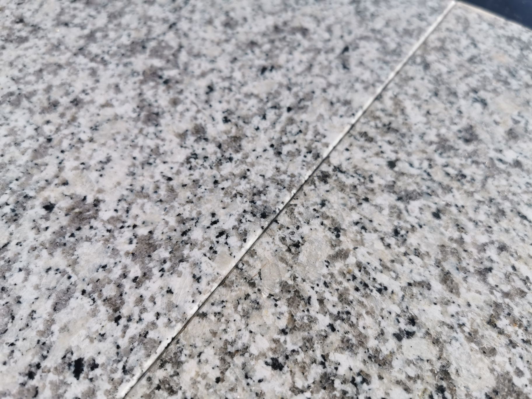 Włoski Granit Bianco Sardo 40x40x1.2 lub 40x40x1