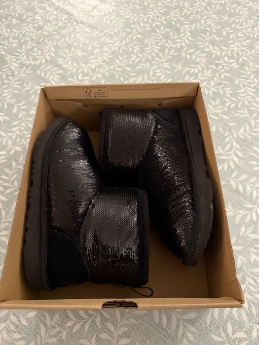 Botas pretas de pele UGG