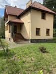 Продаж будинку, Брюховичі
