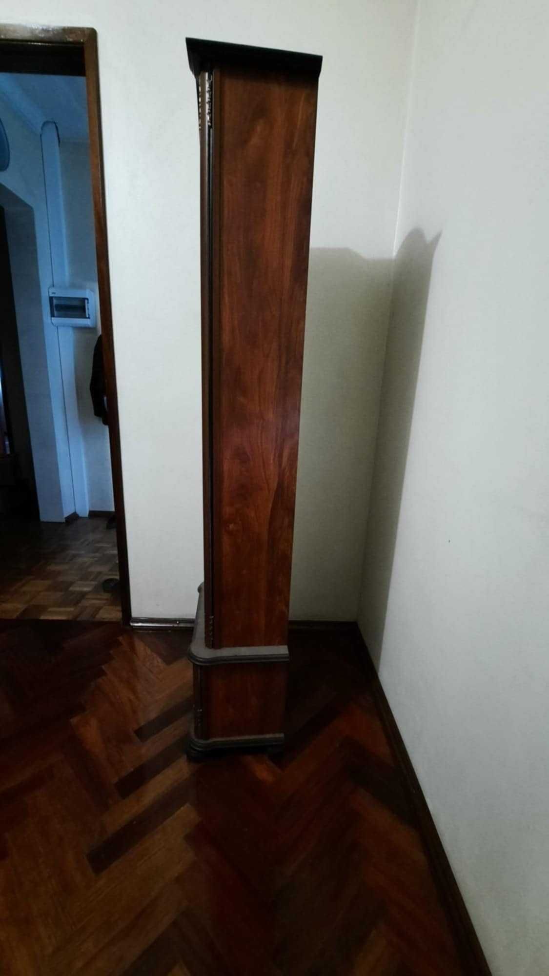 Relógio de Chão Tradicional de Madeira