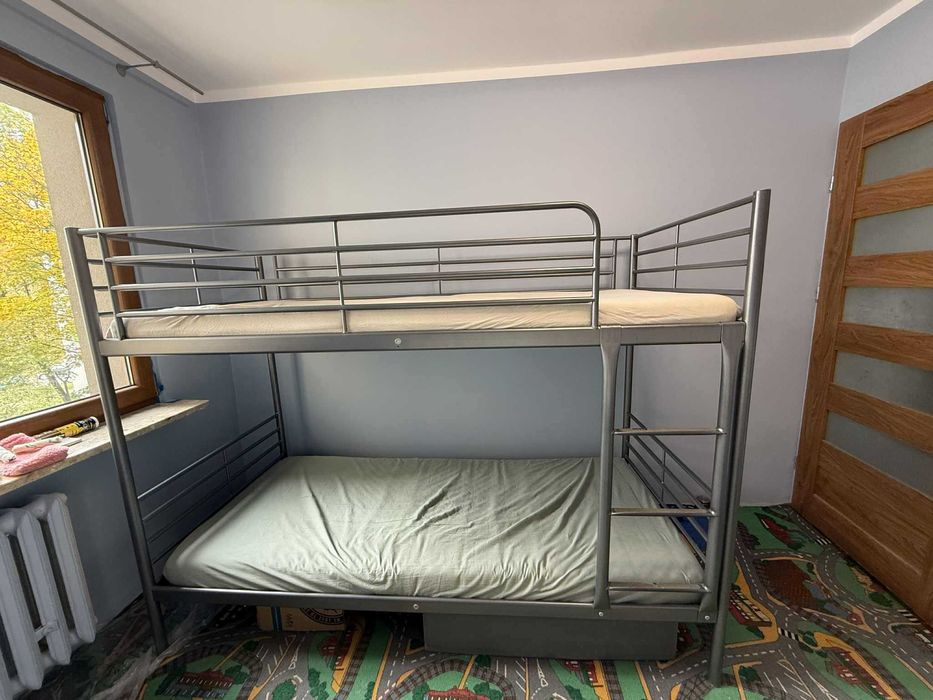 Łóżko pietrowe metalowe