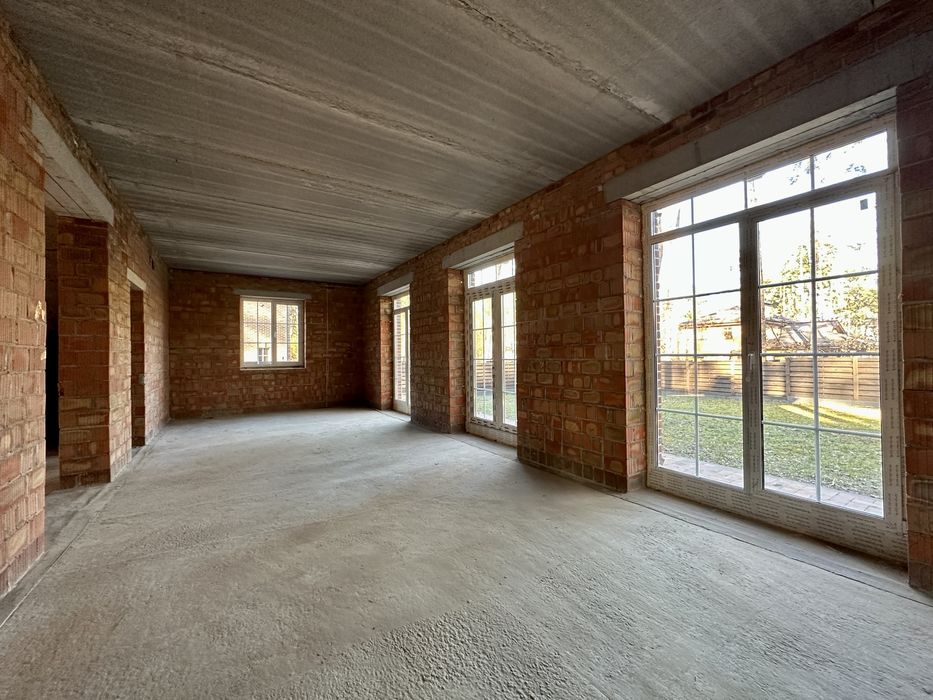 Купити будинок у лісовій Бучі у котеджному містечку