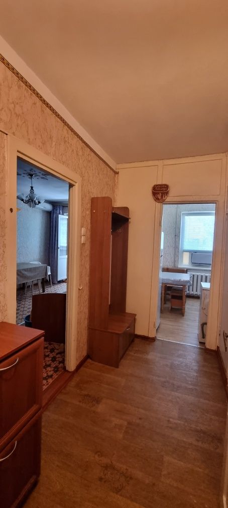 Актуально . Гарна  квартира на Таврійському.  Другий поверх .Кондиціон