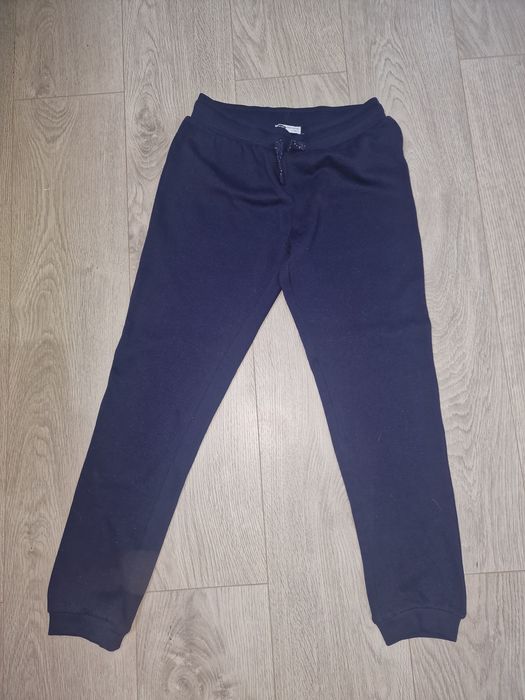 Spodnie granatowe dresowe 152