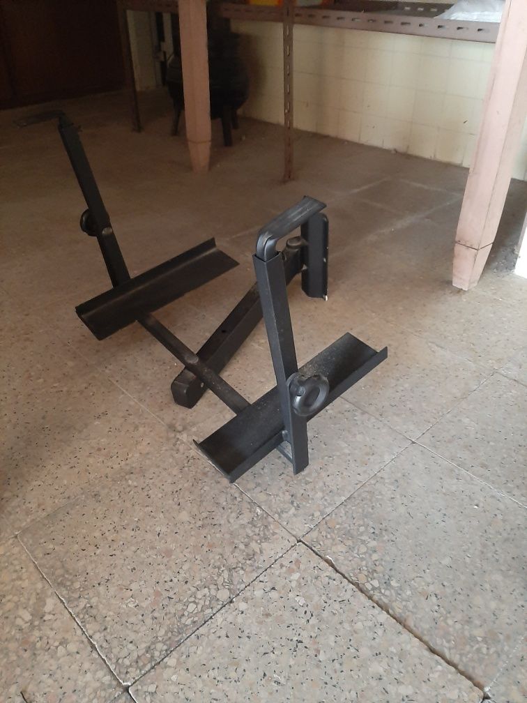 Suporte para TV de tubo