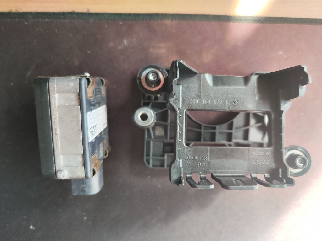 Radar, Czujnik sensor aktywnego tempomatu 3q0- 907  561e vw