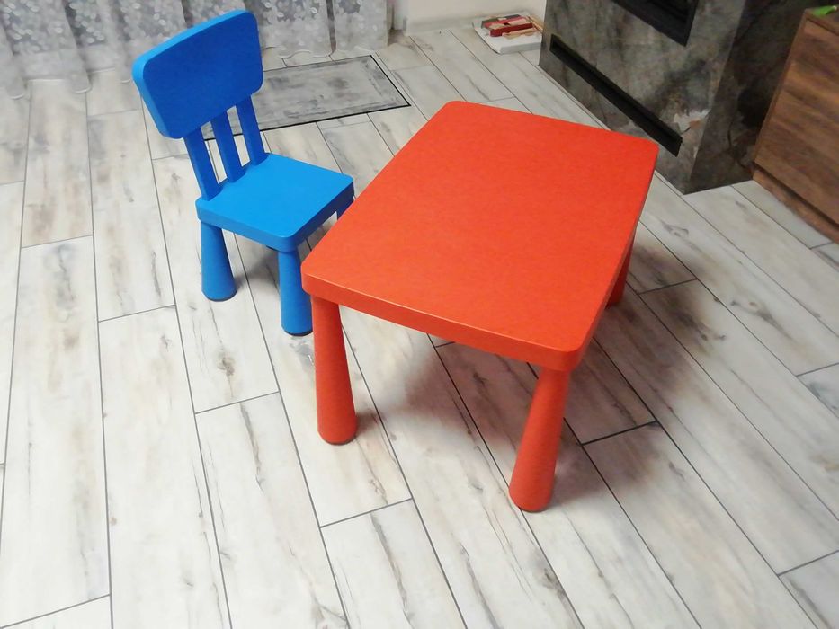 Stolik z krzesełkiem