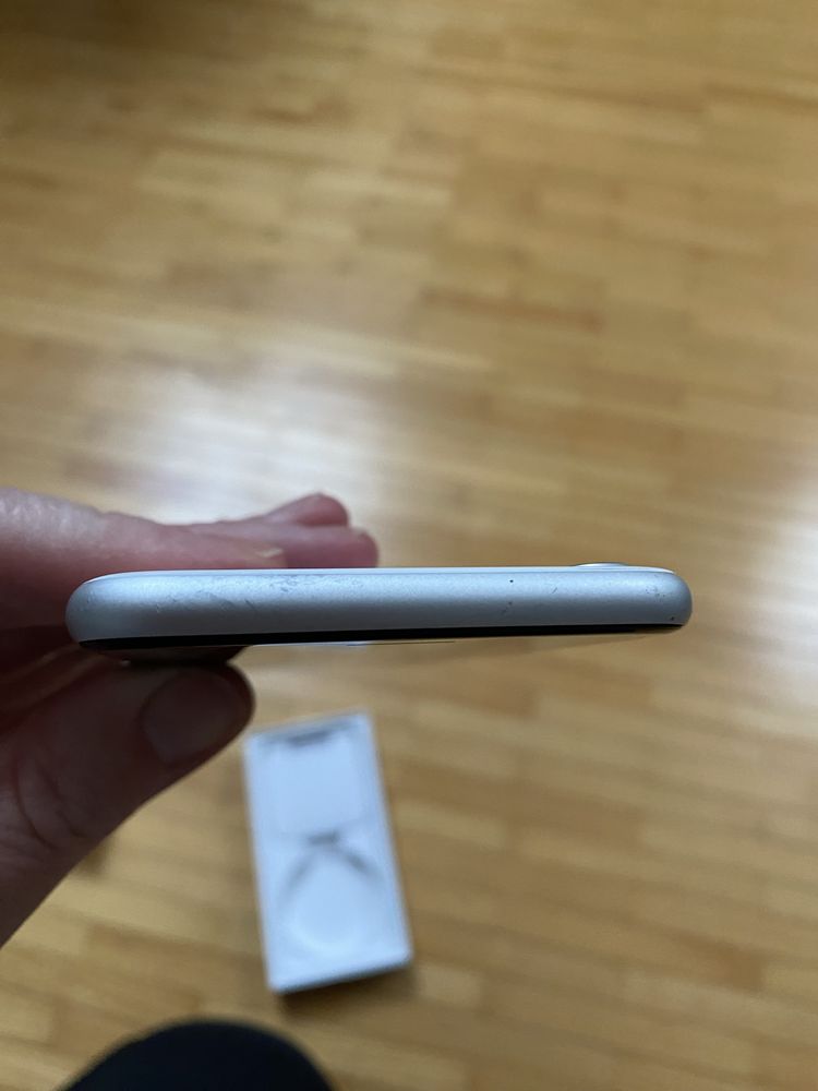 Telefon Iphone SE  2020