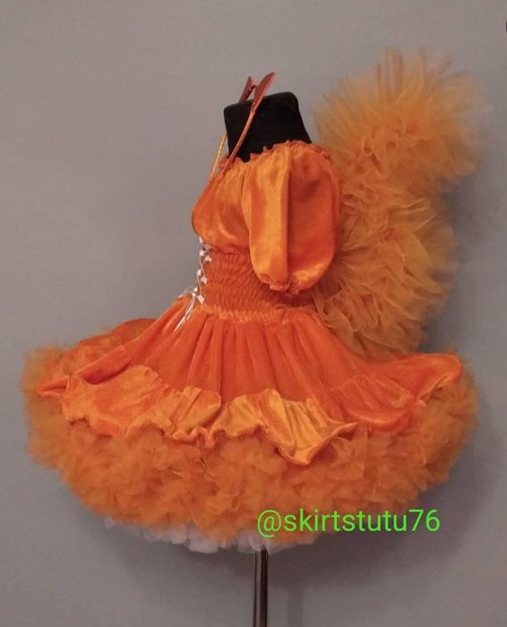 Костюми карнавальні та сукні на рочок