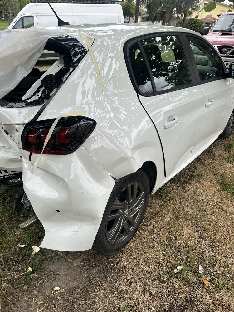 Peugeot 208  PureTech active 1.2 POUCOS KMS