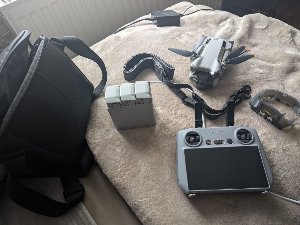 DJI Mini 4 Pro Fly More Combo