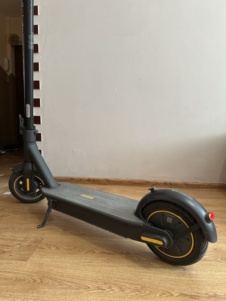 Електросамокат Ninebot MAX G30