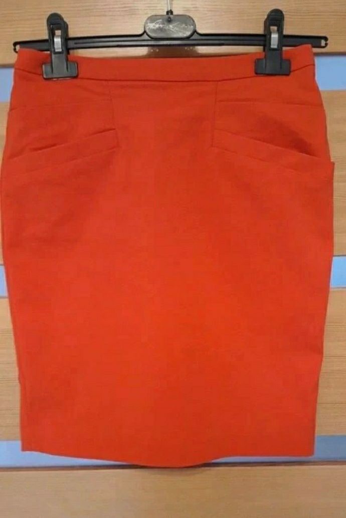 Spódnica XS  34 czerwona koralowa H&M szykowna  ołówkowa mini krótka