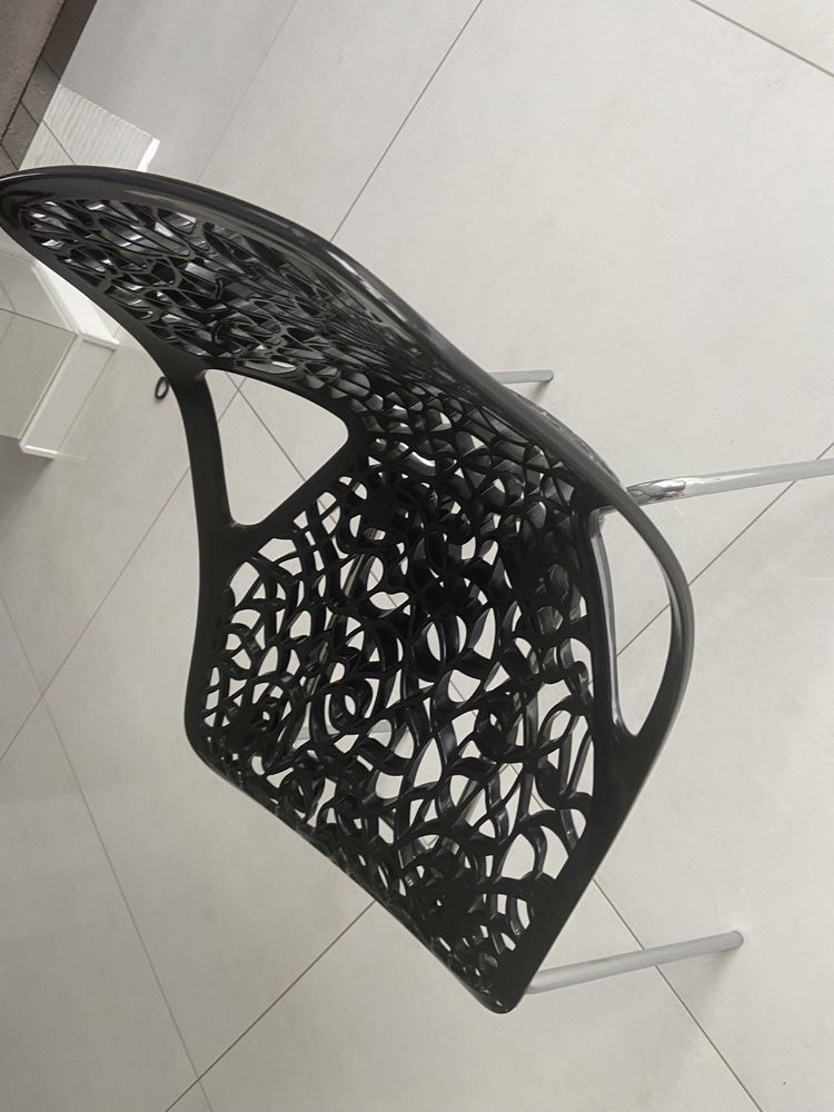Krzesło ażurowe