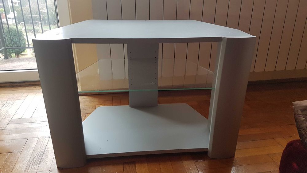 Stolik pod telewizor