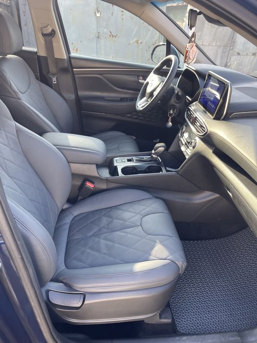 Продам Hyundai Santafe 2018 год