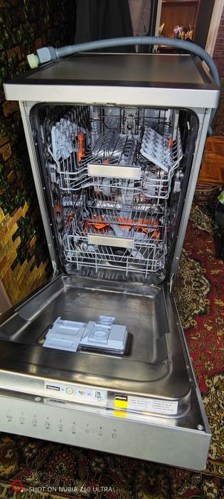 Посудомоечная машина Hotpoint Ariston 3t235wc в хорошем состоянии