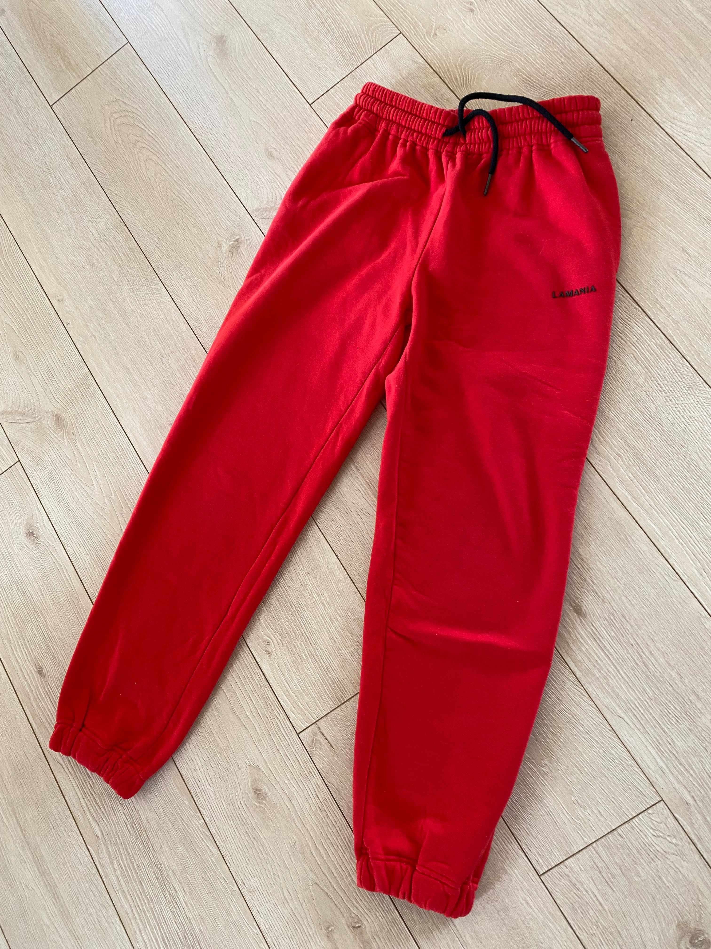 Spodnie dresowe lamania La Mania S banta czerwony czarny dresy Logo
