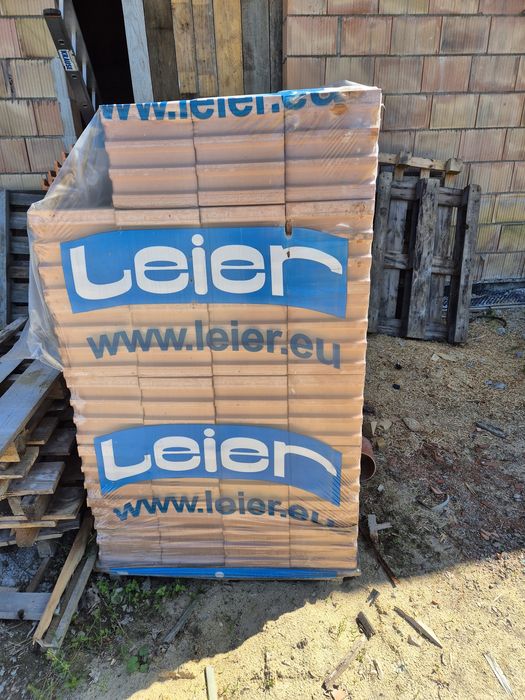 Pustaki ceramiczne leier