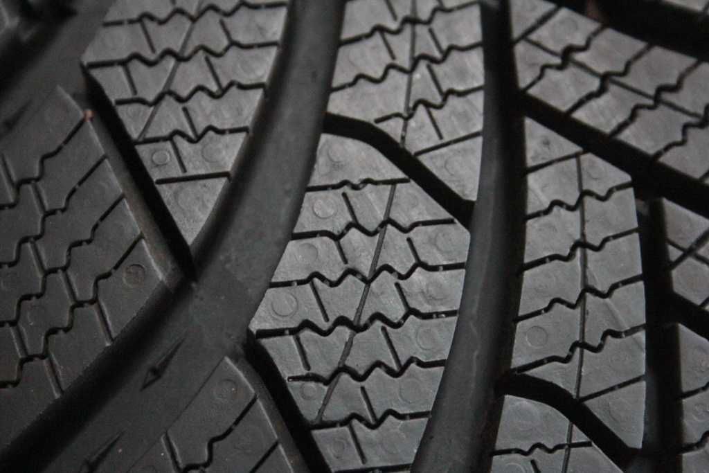 205/60/16 Semperit Speed-Grip 5 205/60 R16 96H XL 2023r 8mm