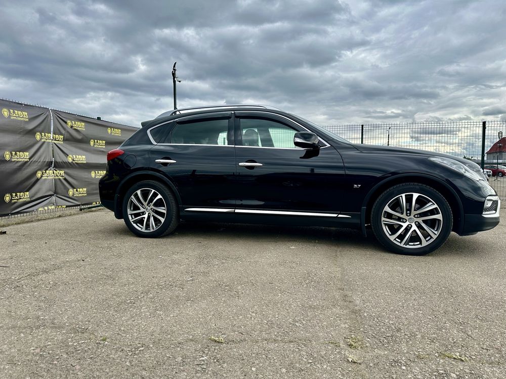 Infiniti Qx50 2016 год 4*4