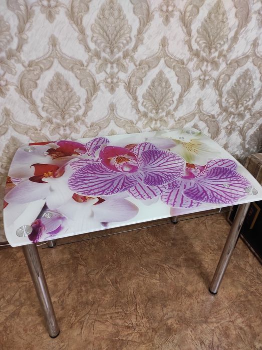Стол стеклянный орхидея с полкой 100х70см