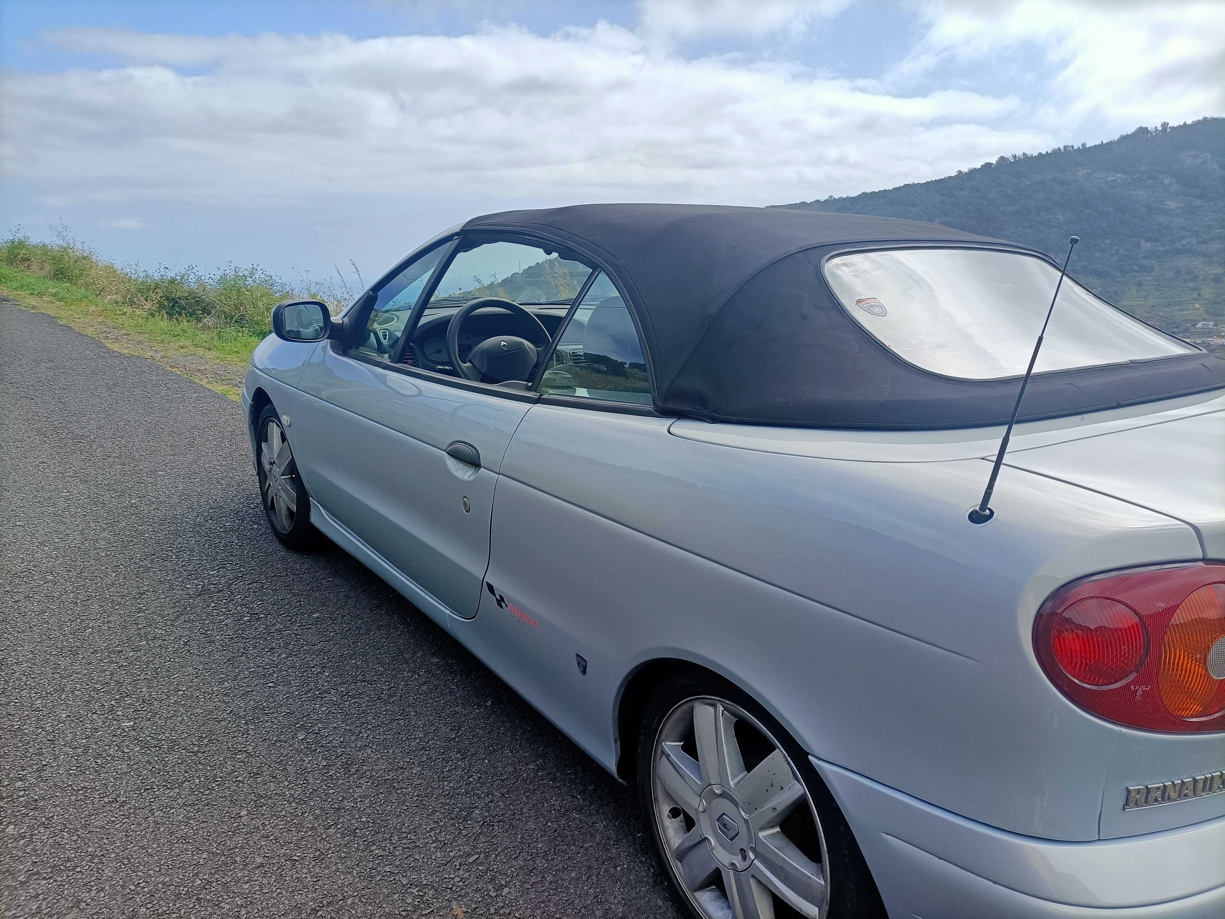 Renault Mégane Cabriolet 1.4 16V - Ano 2000