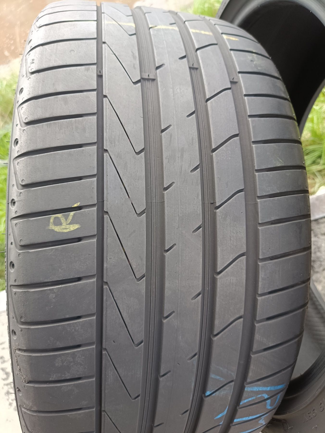 Літні шини Hankook 245/35 R19 резина Р19