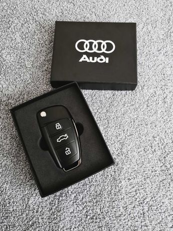 WoW Креативна Флешка Audi ключ USB 32GB + Подарункова коробка