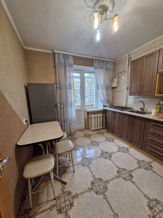 Вільна  26.11, 1-5 чол.Майдан,Героїв Майдану , Проспект