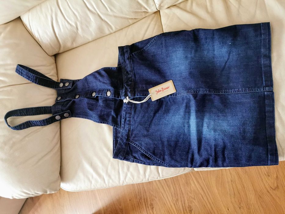 Jeansowa spódnica na szelkach