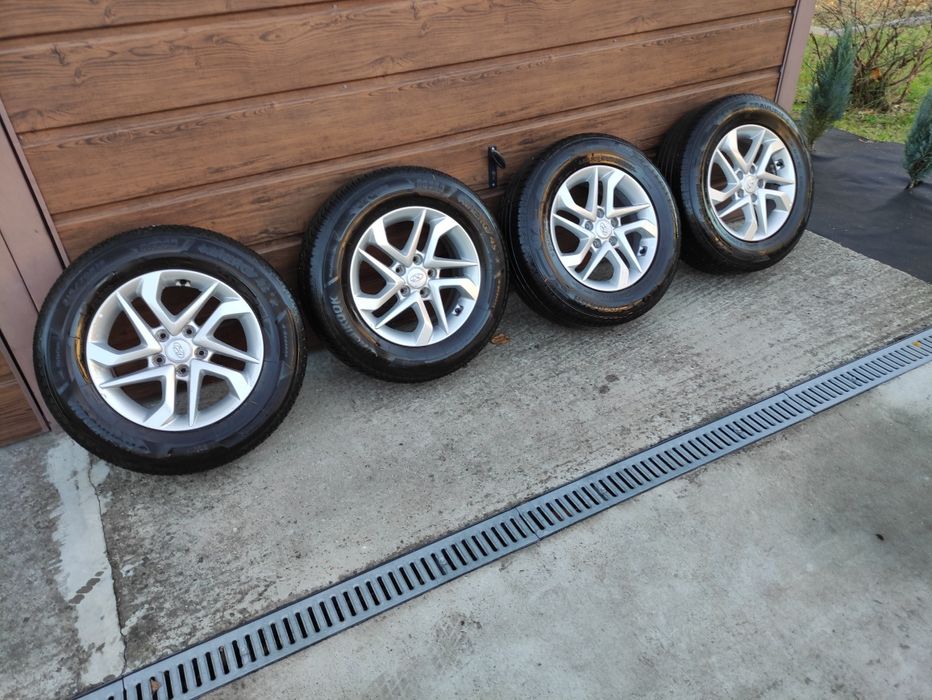 Alufelgi z oponami plus czujniki tpms r16 114,3 x5