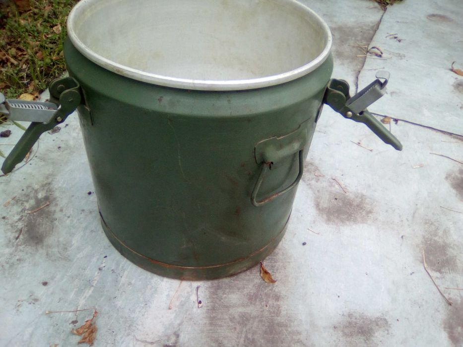 Termos wojskowy okrągły