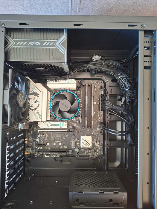 Komputer i5-14400 (4,7GHz) SSD1TB (M.2) 32GB DDR5 WIFI Stacjonarny