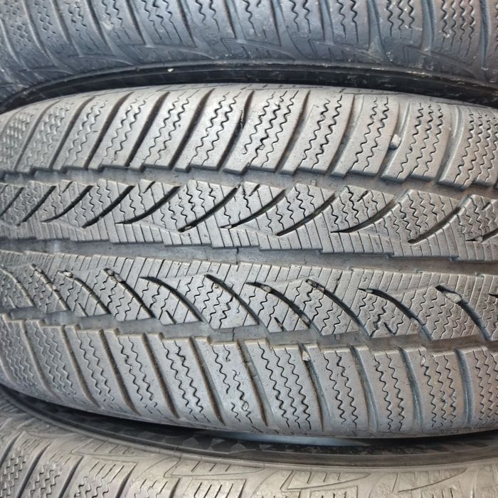 Продам зимову резину 205/60/16