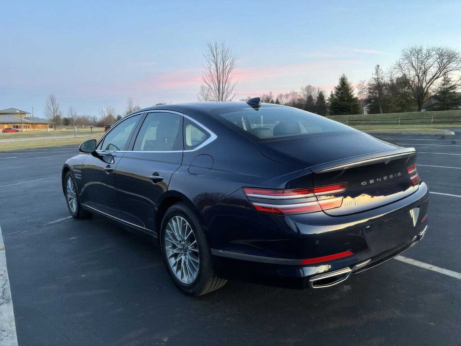 Genesis G80      2023